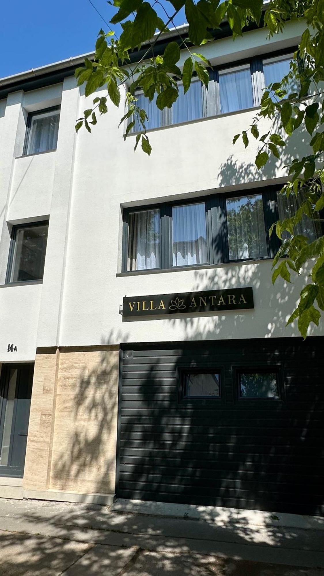 Villa Antara Szeged Buitenkant foto