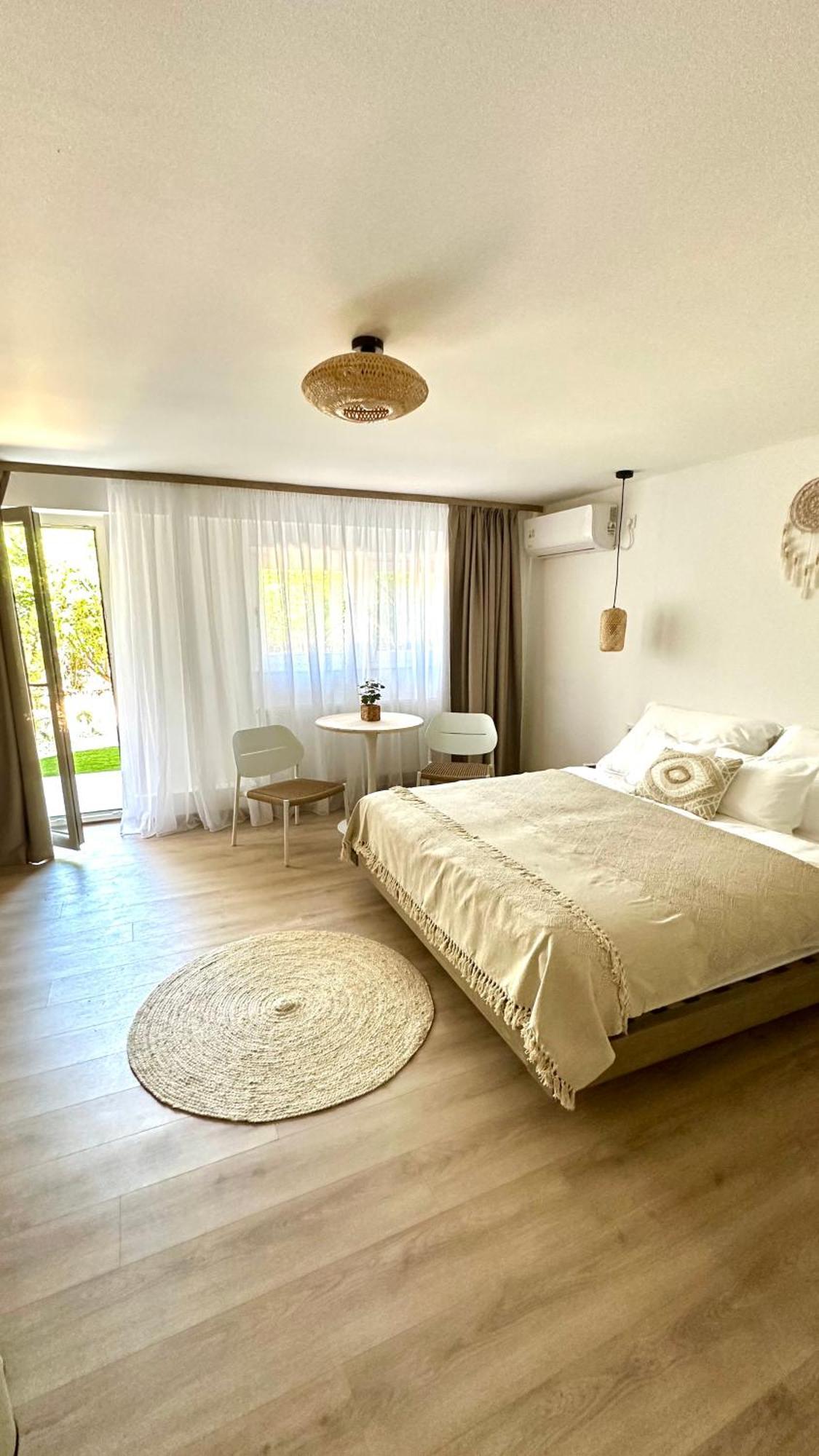 Villa Antara Szeged Buitenkant foto