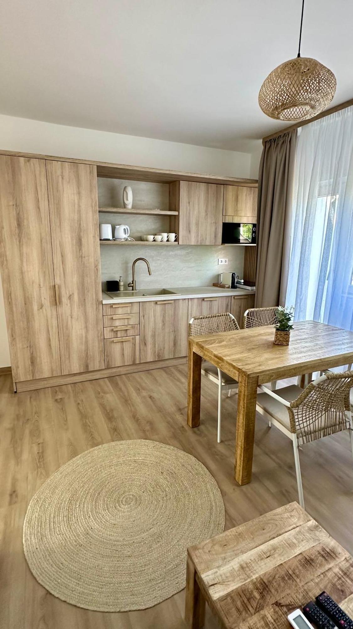 Villa Antara Szeged Buitenkant foto