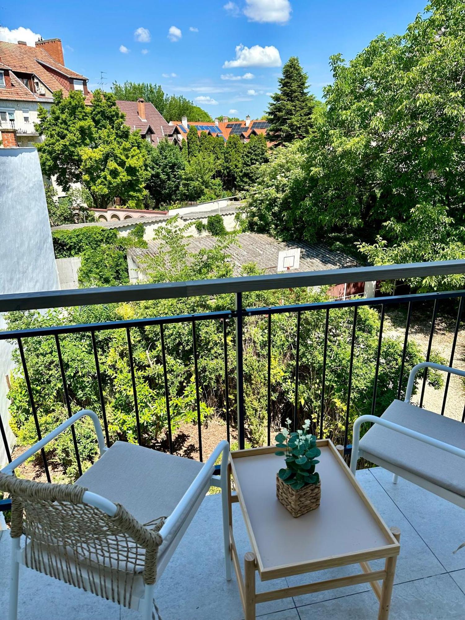 Villa Antara Szeged Buitenkant foto